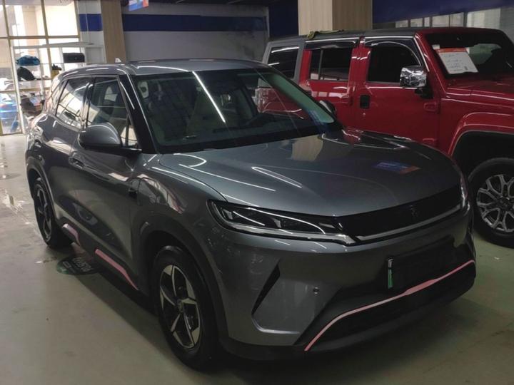 Yuan UP 2025 ADAS 401KM Leading photo 3