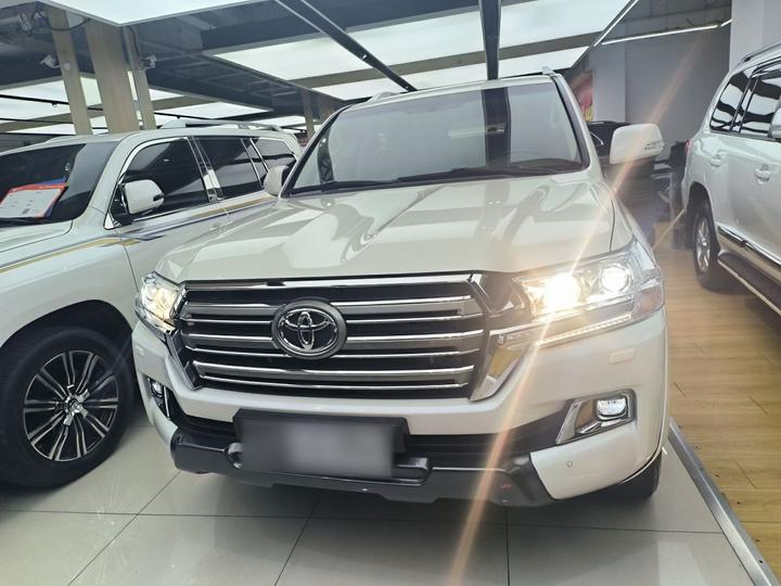 Land Cruiser Parallel Import photo 2
