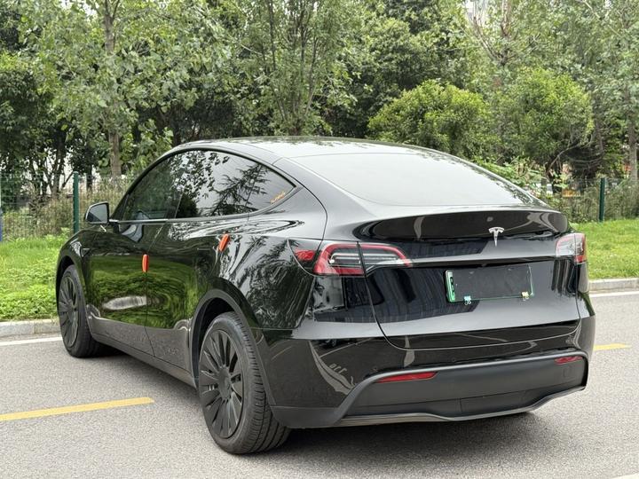 Model Y 2021 Standard Range RWD photo 3