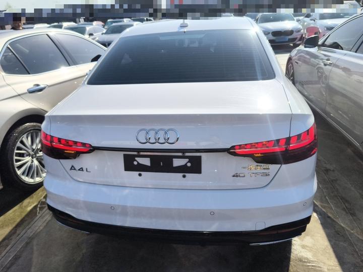A4L 2022 40 TFSI Luxury Dynamic photo 3