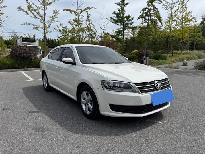 Lavida 2015 1.6L AT photo 3