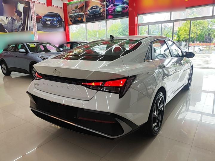 Elantra 2023 1.5L CVT GLX Elite photo 4