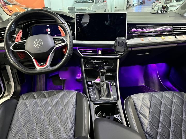 Sagitar 2023 300TSI DSG Excellence photo 4