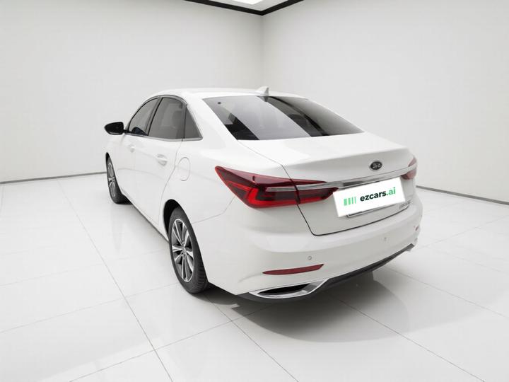 Escort 2021 1.5L AT photo 4