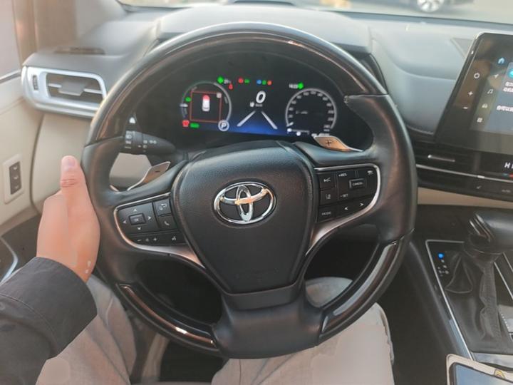 Granvia 2024 2.5L Hybrid ULTRA photo 6