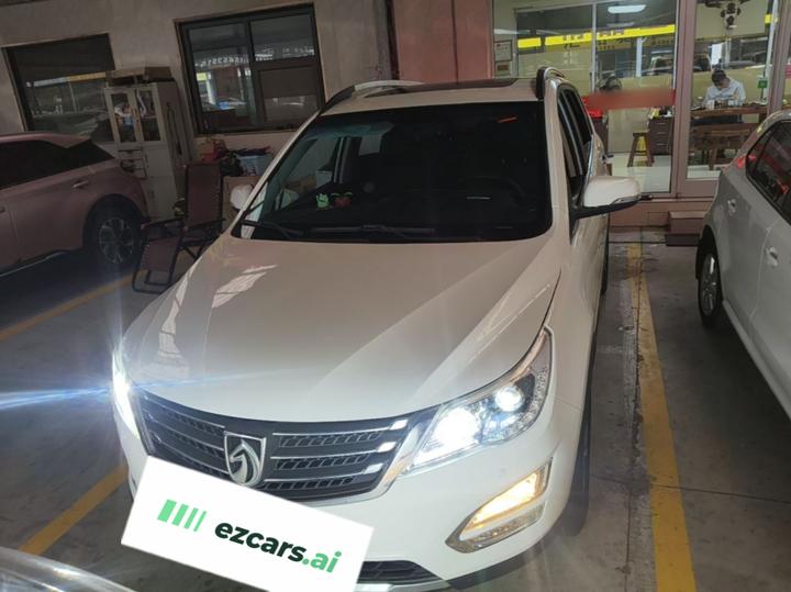 560 2015 1.8L MT Luxury photo 2