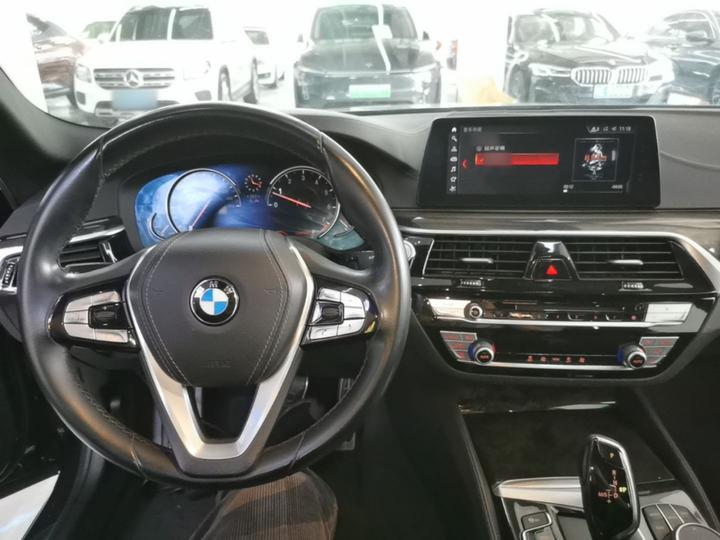 5 Series 2018 525Li M Sport Package photo 5