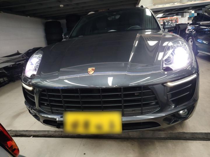 2017 Macan S 3.0T photo 2