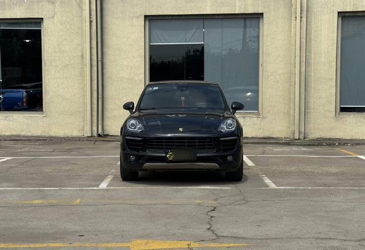 2017 Macan 2.0T photo 2