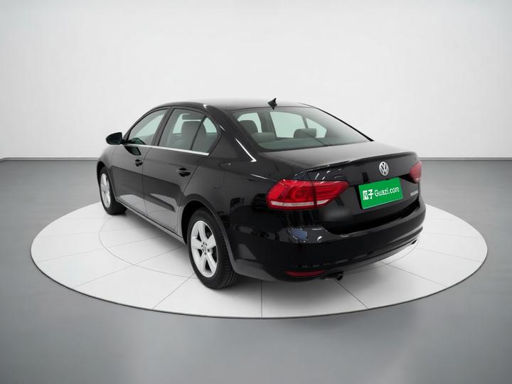 Lavida 2015 1.6L MT photo 4