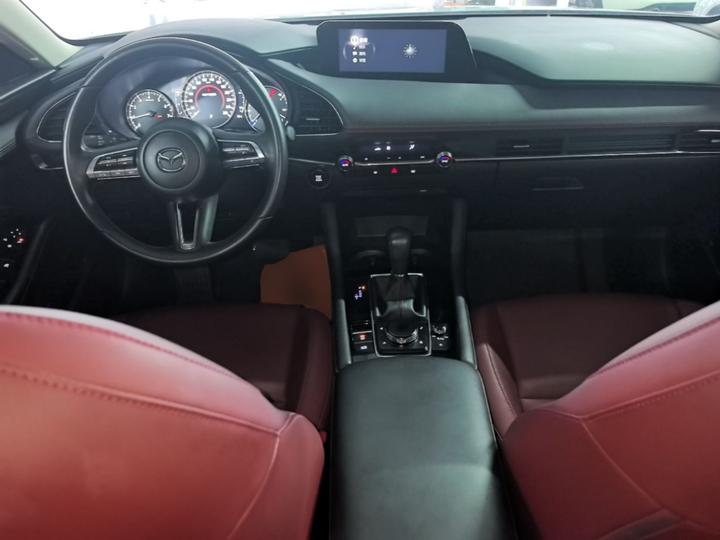 3 Axela 2023 2.0L AT photo 4