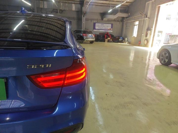 3 SeriesGT 2017 320i M Sport photo 7