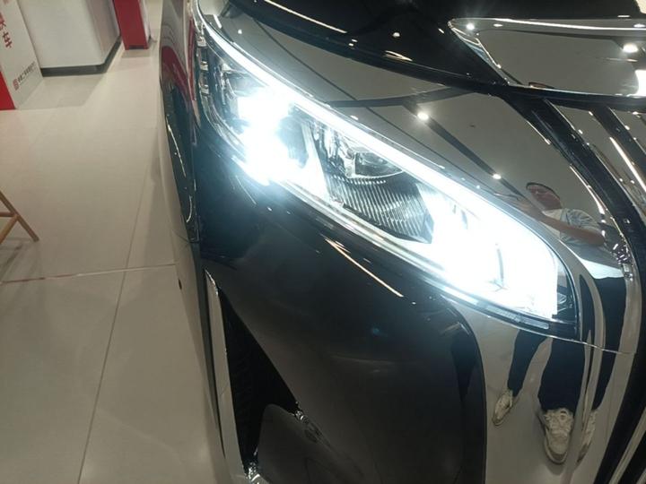 2025 AWD 9 photo 7