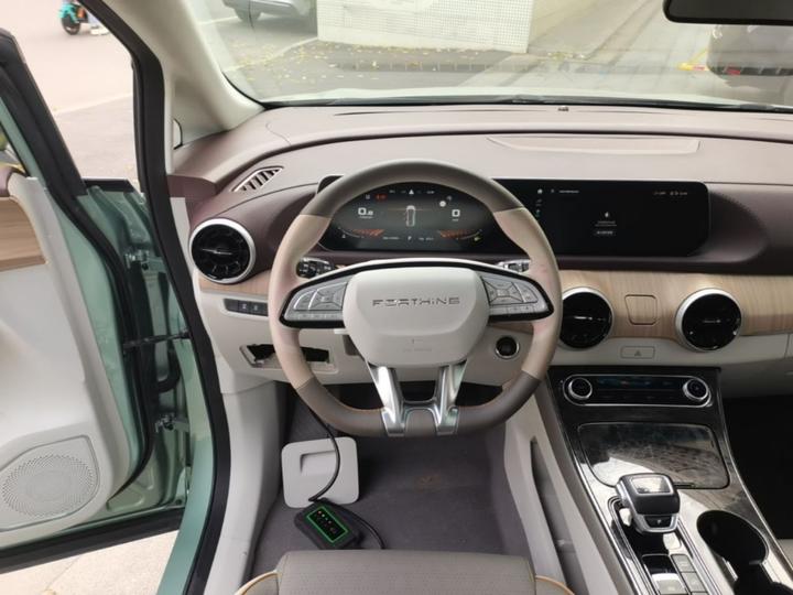 Forthing Yacht 2022 1.5T DCT LX photo 2