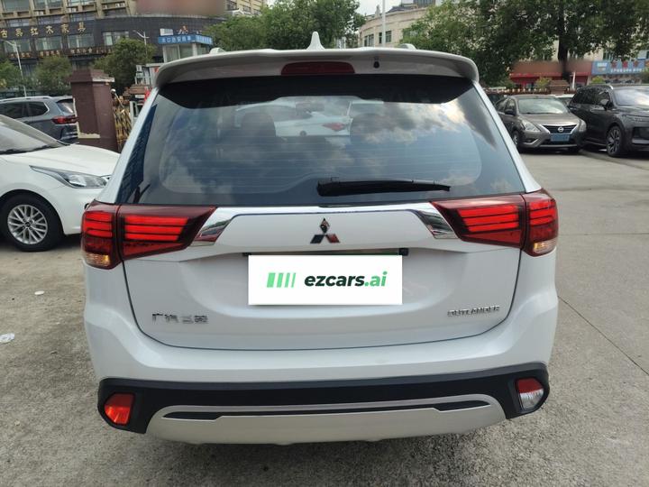 Outlander 2020 2.0L RWD Cruise 5-Seater photo 3