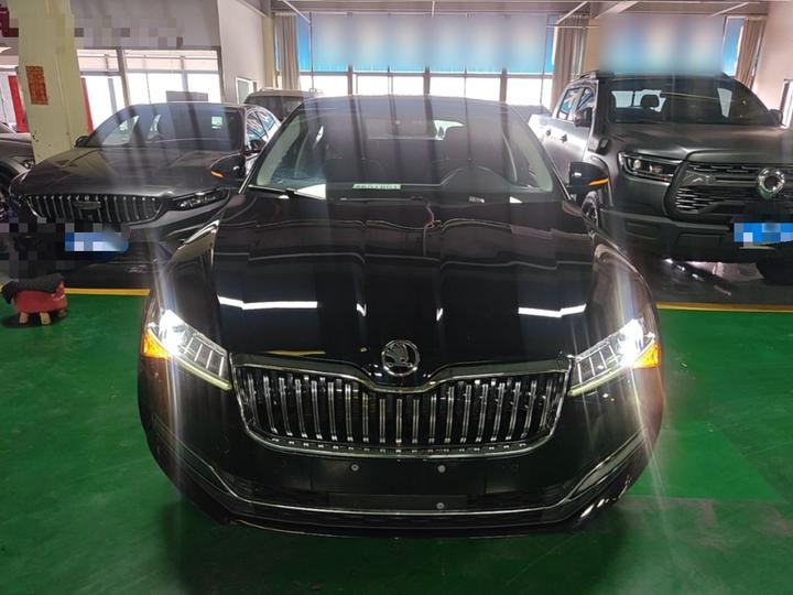 Superb 2022 TSI330 DSG photo 2
