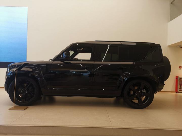 Defender 2026 110 3.0T X-Dynamic SE photo 4
