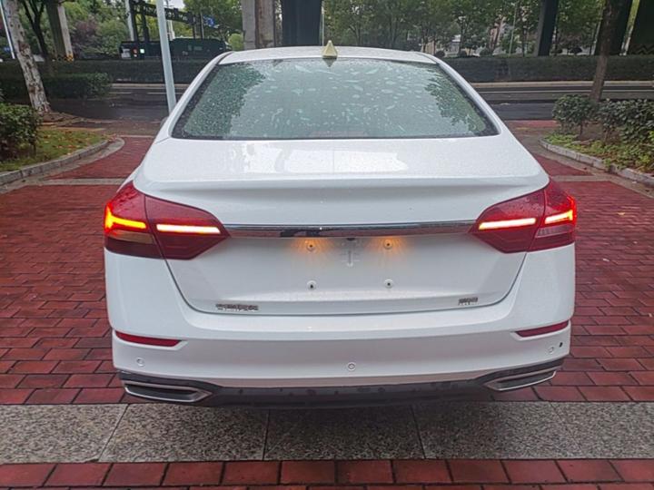 Emgrand 2021 UP 1.5L MT Luxury photo 5