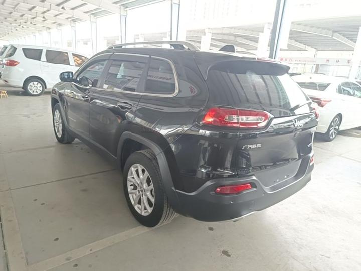 Cherokee 2017 2.0L photo 4