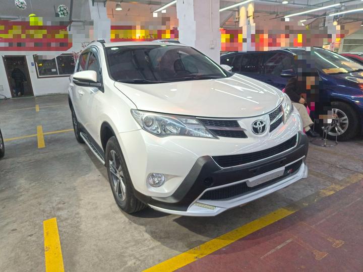 RAV4 2015 2.0L CVT RWD photo 3