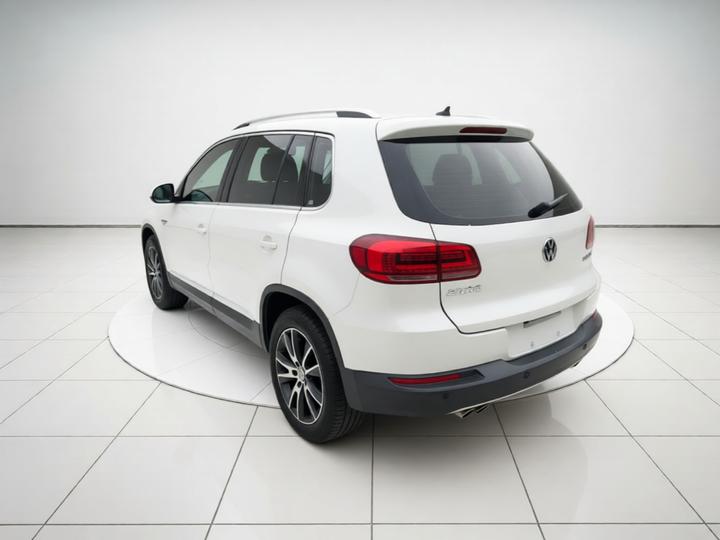 Tiguan 2016 300TSI AT AWD Luxury photo 4