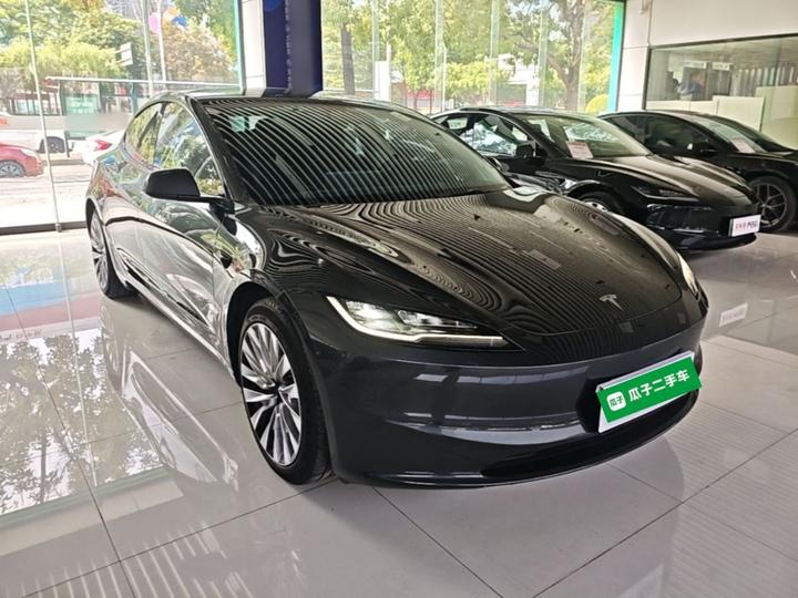 Model 3 2023 RWD photo 3