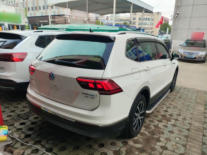 Tiguan L 2018 Facelift 330TSI AT RWD Luxury photo 6