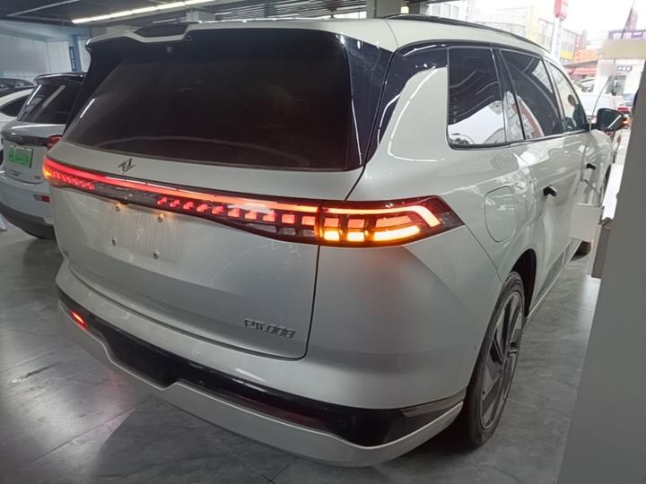 Yipai eπ008 2025 636Ultra EV 5-Seater photo 4