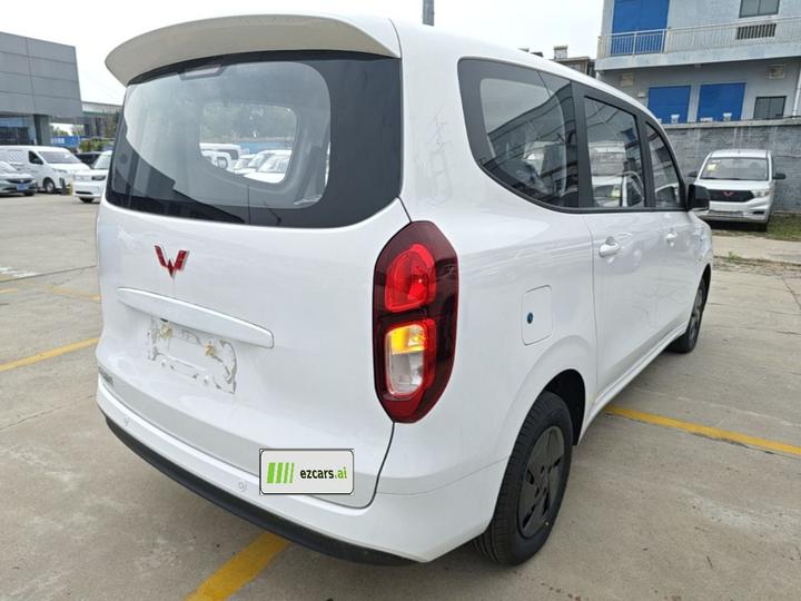 Wuling Hongguang EV 2025 EREV Hybrid 50KM Comfort photo 4