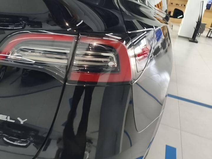 Model Y 2022 RWD photo 7