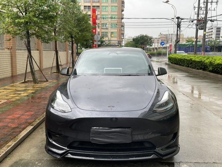 Model Y 2024 RWD photo 2