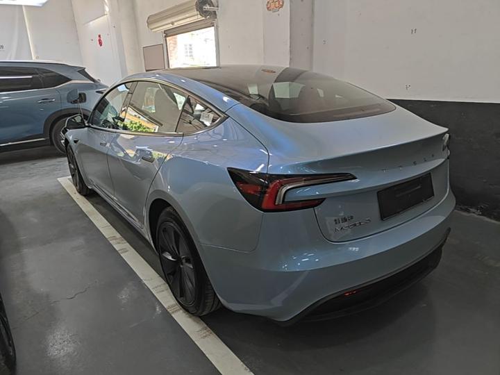 Model 3 2023 RWD photo 4