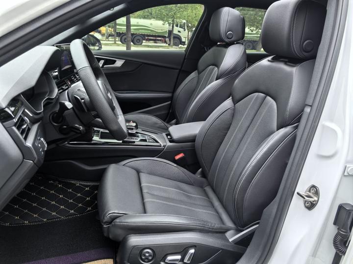 A4L 2024 40 TFSI Luxury Dynamic photo 7