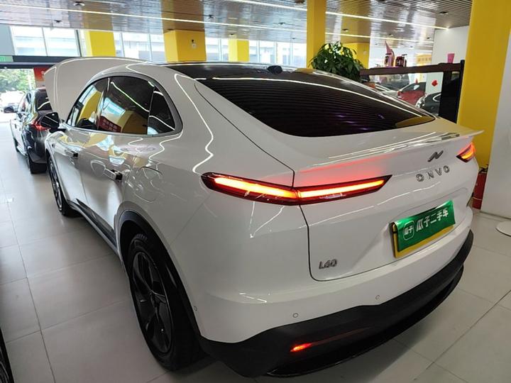 L60 2024 60kWh RWD photo 4