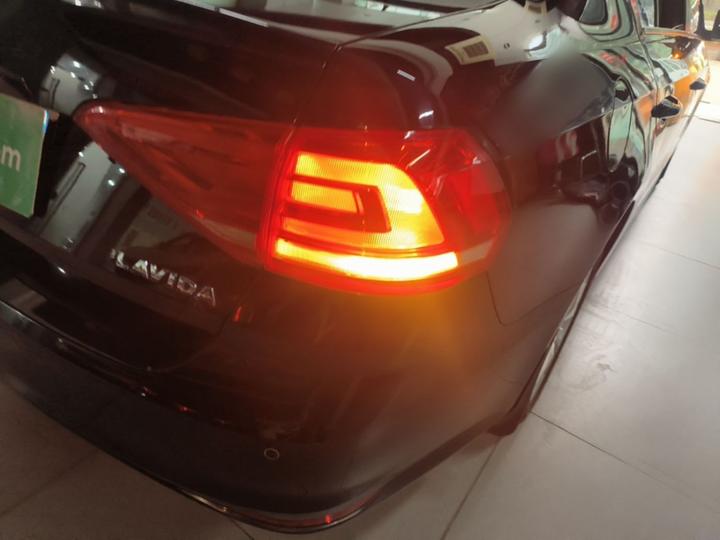 Lavida 2017 1.6L AT photo 7