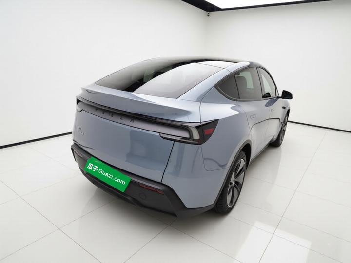 Model Y 2026 RWD photo 4