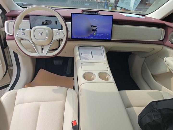 Voyah 2025 AWD Qiankun photo 5