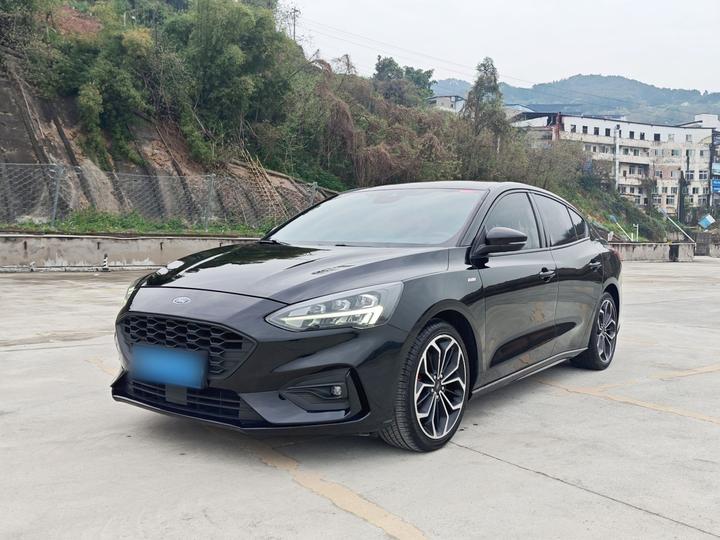Focus 2021 Sedan EcoBoost 180 AT ST Line