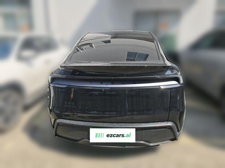 Model Y 2026 RWD photo 5