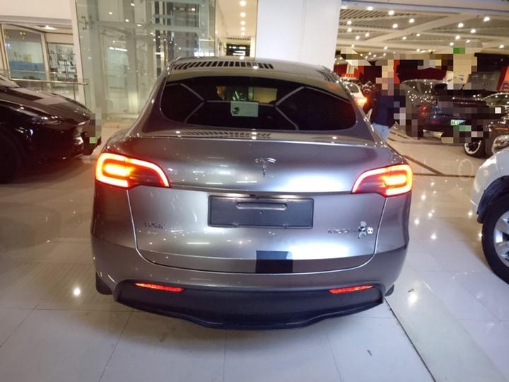 Model Y 2024 RWD photo 5