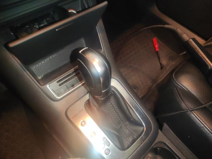 Tiguan 2013 1.8TSI AT AWD Luxury photo 6