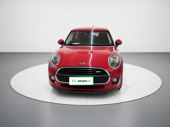 2019 1.5T ONE 5-Door photo 2