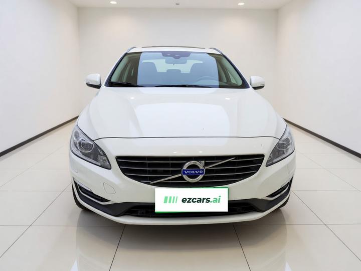V60 2015 T5 photo 2