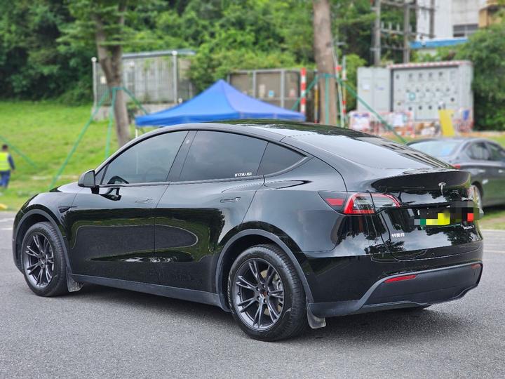 Model Y 2023 RWD photo 4