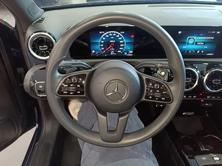 A-Class 2019 A 180 L photo 6