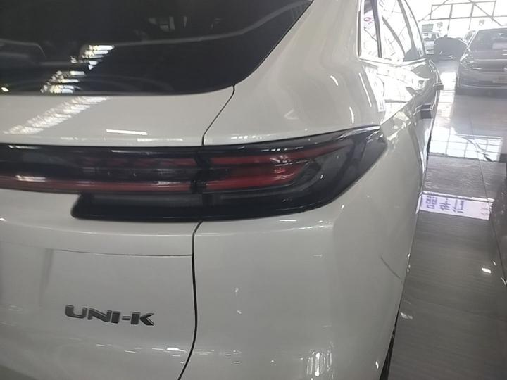 UNI-K 2024 2.0T RWD photo 7