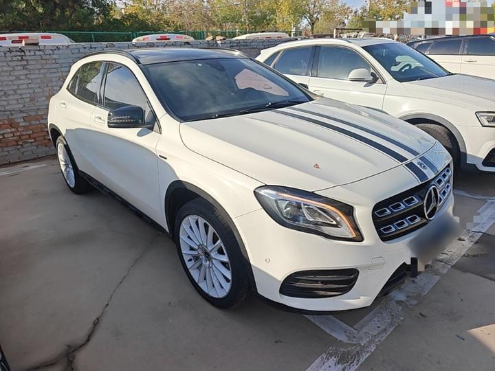 GLA 2018 GLA 200 photo 3