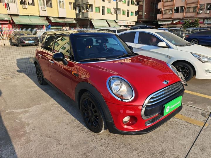 2015 1.5T COOPER Fun 5-Door photo 3