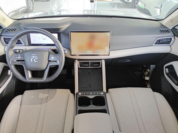 Yuan UP 2025 ADAS 401KM Leading photo 2