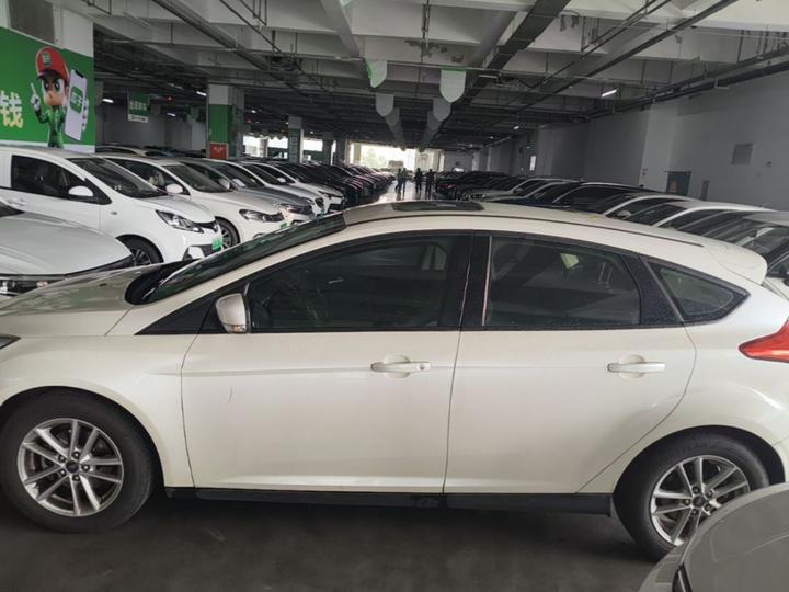 Focus 2015 Hatchback 1.6L AT photo 4